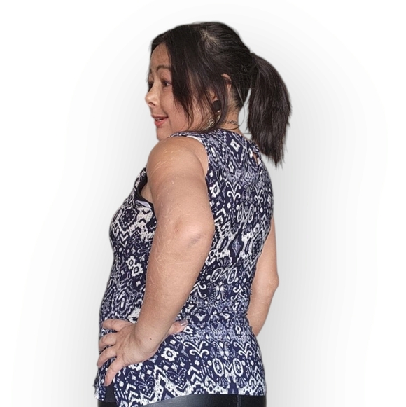 Tommy Hillfiger Women's Small  Sleeveless Geometric Print Top - Blue and White - Picture 6 of 6